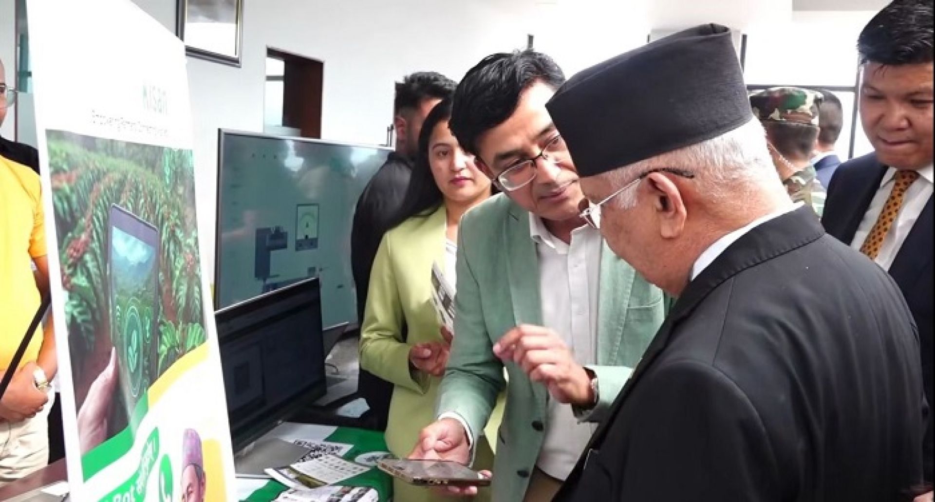 प्रधानमन्त्रीले ‘कनेक्ट किसान’को एआइ सल्लाह प्रणालीलाई सोधे प्रश्न, एआइले दियो व्यावहारिक उत्तर